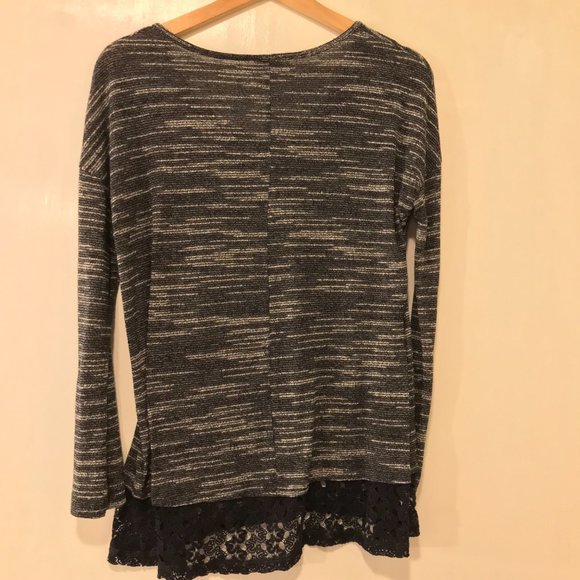 🚨LAST CHANCE - Closing closet🚨 Umgee Top with Lace Trim - Picture 5 of 5